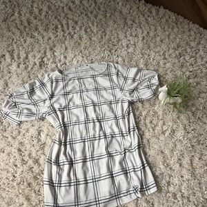 Chic designer, silky, material White Top with Black Grid Pattern